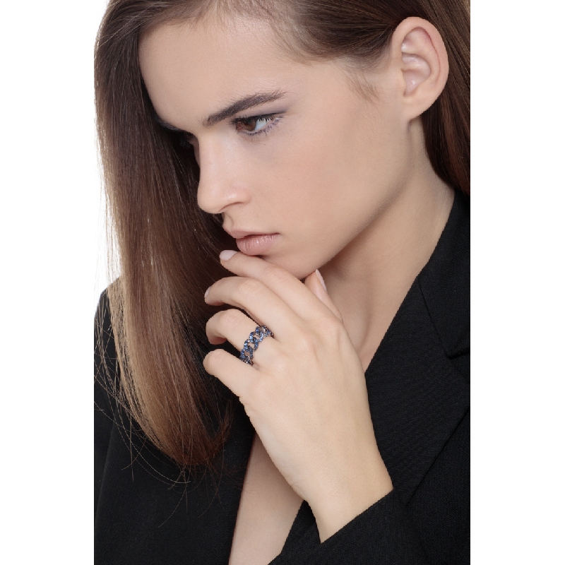 Groumette ring in white gold 18k with blue sapphires and burnished tips 