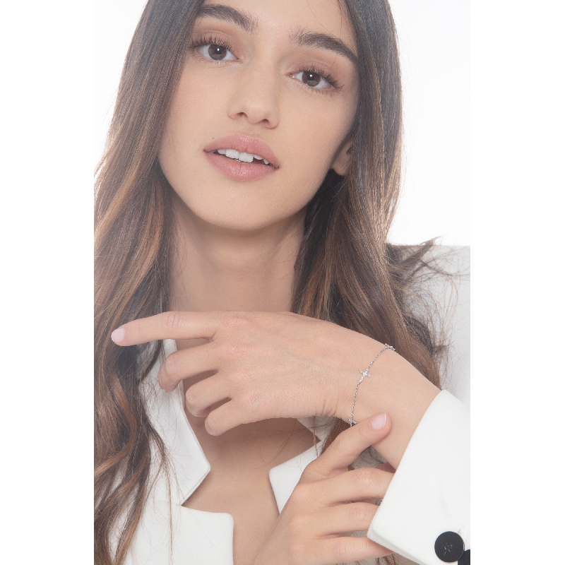 18k white gold bracelet with diamond crosses