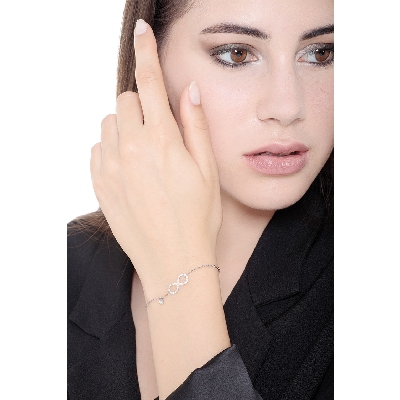 18k white gold bracelet with infinity charms