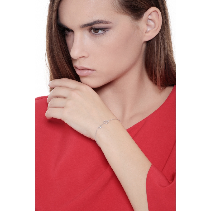 White gold 18k bracelet with diamond heart and diamond solitaire