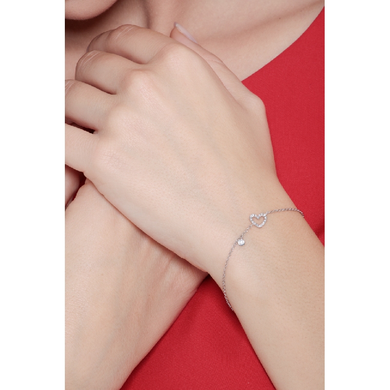 White gold 18k bracelet with diamond heart and diamond solitaire