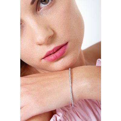 18k white gold thin rigid bracelet with diamonds