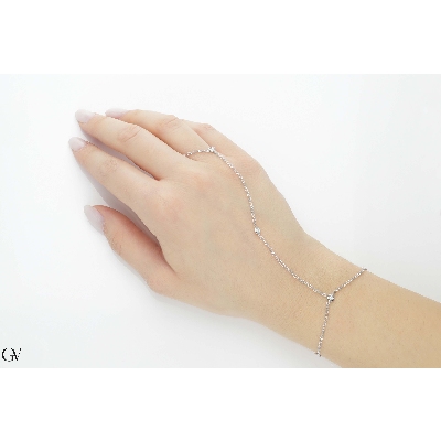 18k white gold slave bracelet with round cut diamonds