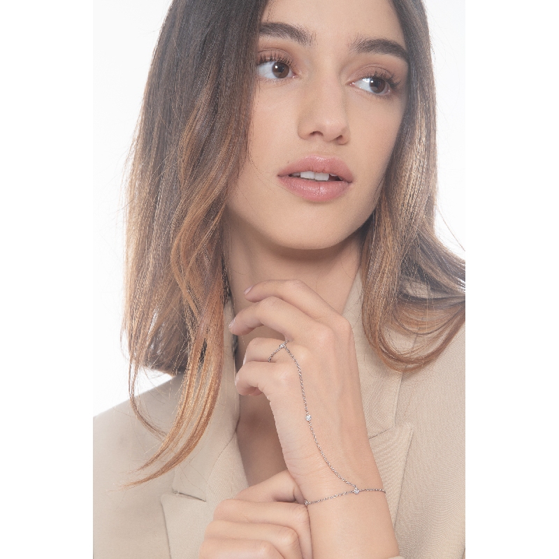 18k white gold slave bracelet with round cut diamonds