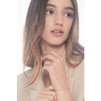 18k white gold slave bracelet with round cut diamonds