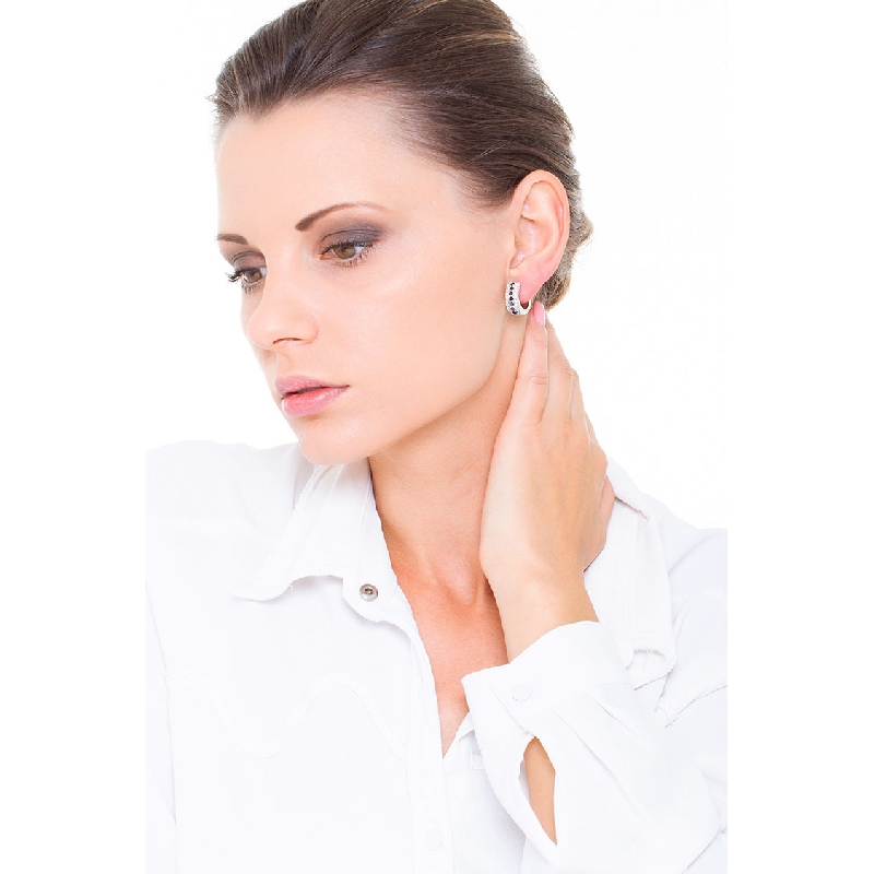 White gold 18k hoops with central black diamonds and white diamonds 