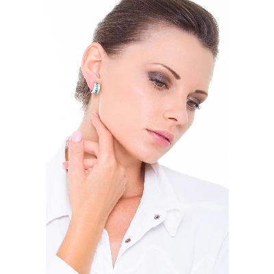 18k white gold hoop earrings with emeralds and diamonds 