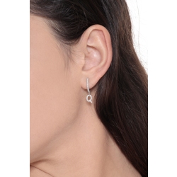 Single earring with pendant letter Q with diamonds 2