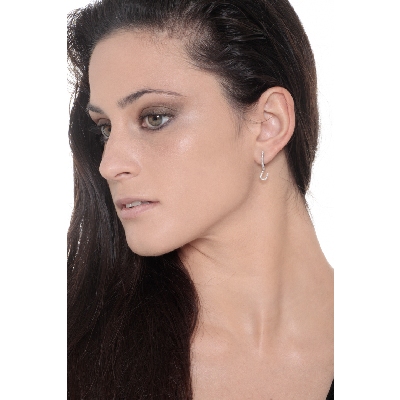 Mono Orecchino in Oro Bianco 18k con lettera U in Diamanti, ct. 0,15