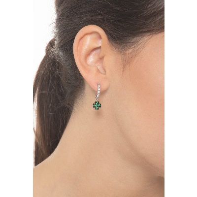 White gold 18k drop earrings with diamonds and emerald four-leaf clover pendant 