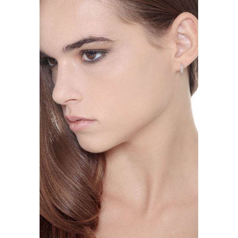 Orecchini a cerchio in oro bianco 18k con diamanti, ct. 0,12