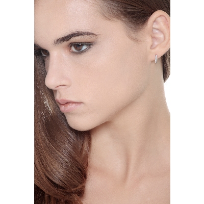 Orecchini a cerchio in oro bianco 18k con diamanti, ct. 0,12