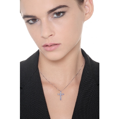 18k white gold pendant with sapphires and diamonds