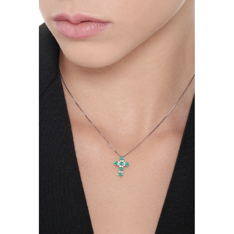 Cross pendant with emeralds and diamonds