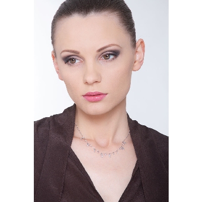 White gold 18k necklace with CRISTINA charms with round cut diamonds