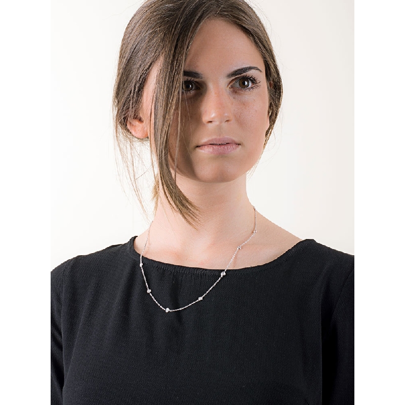 18k white gold long necklace with round cut diamonds