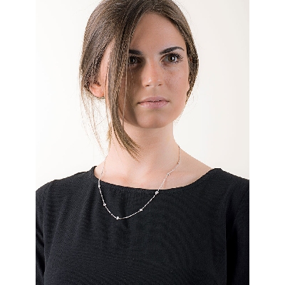 18k white gold long necklace with round cut diamonds