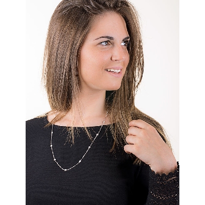 18k white gold long necklace with solitaire diamonds