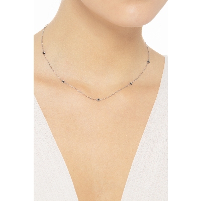 Necklace in 18k white gold with 7 black diamonds