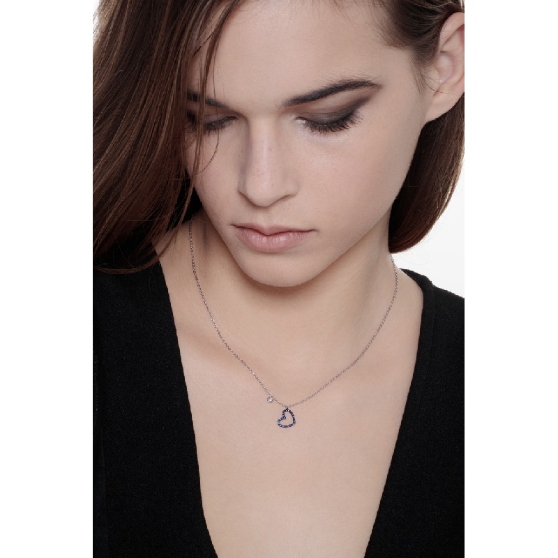 18k white gold necklace with heart pendant with blue sapphires, 42 cm 