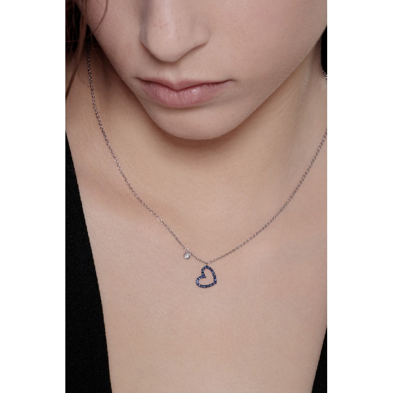 18k white gold necklace with heart pendant with blue sapphires, 42 cm 