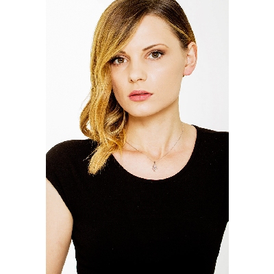 18k white gold spheres Girl pendant