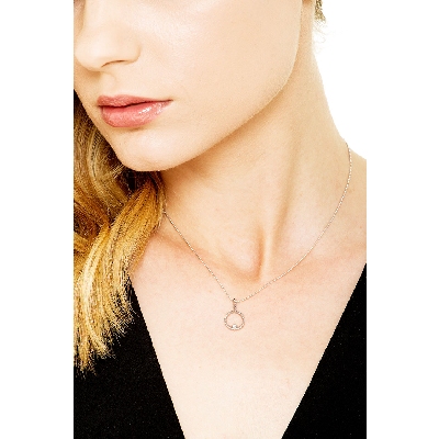 Spheres circle pendant with round cut diamond