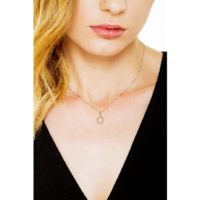 White gold 18k oval pendant with diamond 