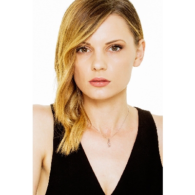 18k white gold necklace with infinity simbol