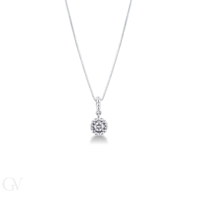 18k white gold pendant with diamond