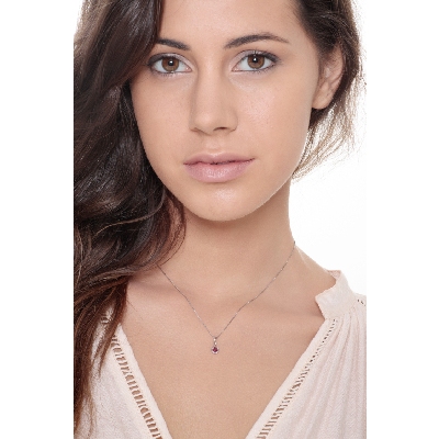 18k white gold pendant with ruby