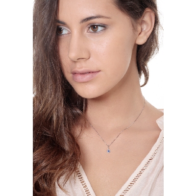 18k white gold pendant with spheres and blue sapphire