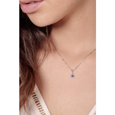 18k white gold pendant with spheres and blue sapphire