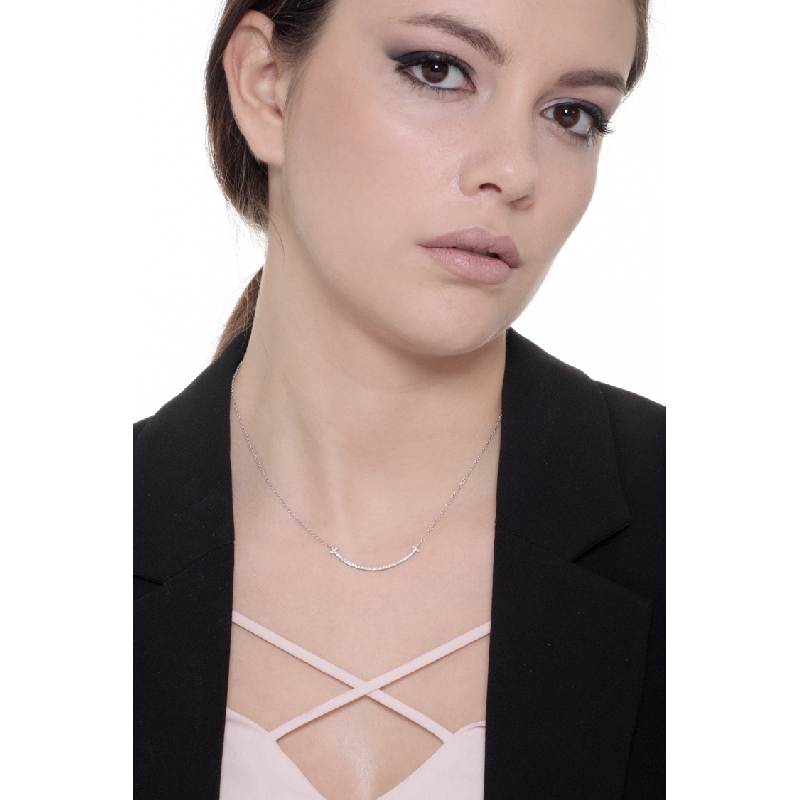 18k white gold necklace with little diamonds bar 