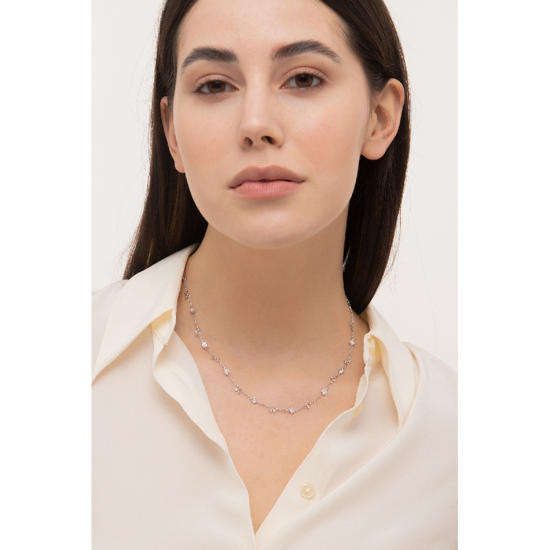18k white gold necklace with diamonds 