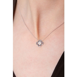 18k white gold pendant with 4 diamonds 2