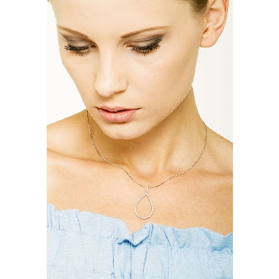 White gold 18k drop shape pendant with diamonds