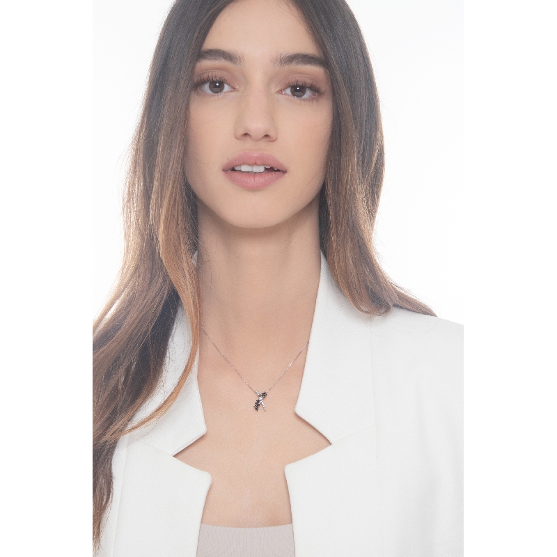 White gold 18k pendant with black and white diamonds 