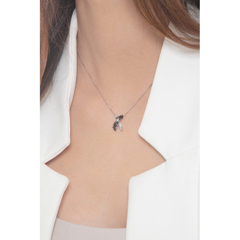 White gold 18k pendant with black and white diamonds 
