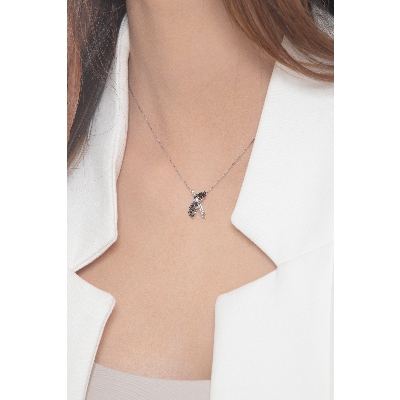 White gold 18k pendant with black and white diamonds 