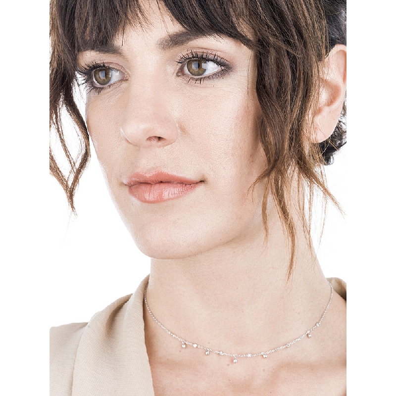 Collana con punti luce e pendenti a goccia in oro bianco 18k con diamanti