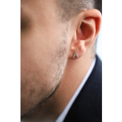 Mono orecchino uomo a lobo in oro Bianco 18k con lettera A in diamanti 2