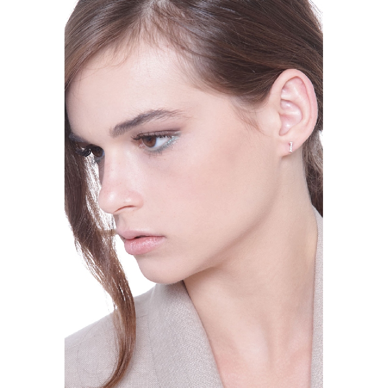 Mono orecchino in oro Bianco 18k con lettera I in diamanti