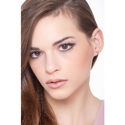 Mono orecchino in oro Bianco 18k con lettera U in diamanti