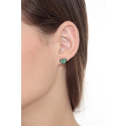 18k white gold heart shape earrings with burnished top and emerald pavè 2