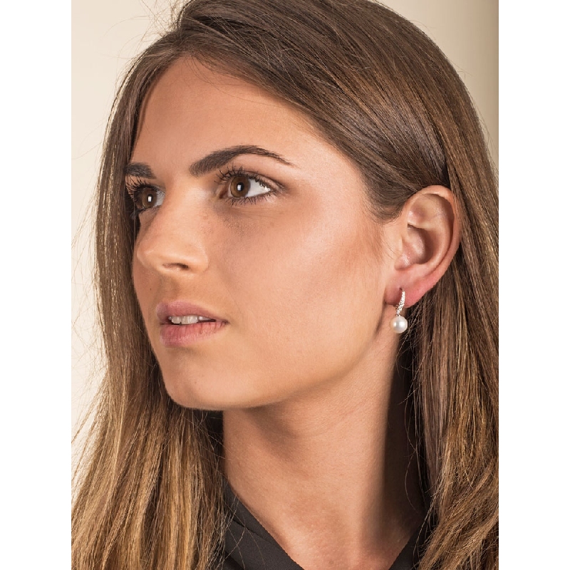 Drop earrings with pearls of about 8,70 mm and diamonds in white gold 18k