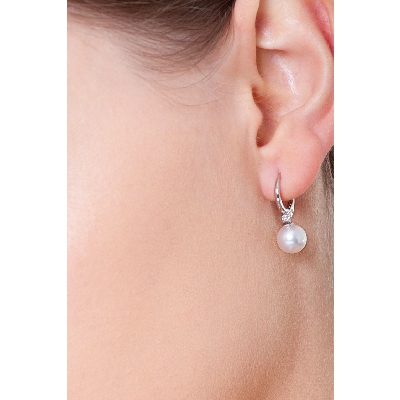 White gold 18k drop earrings with natural cultivated pearl and diamonds 