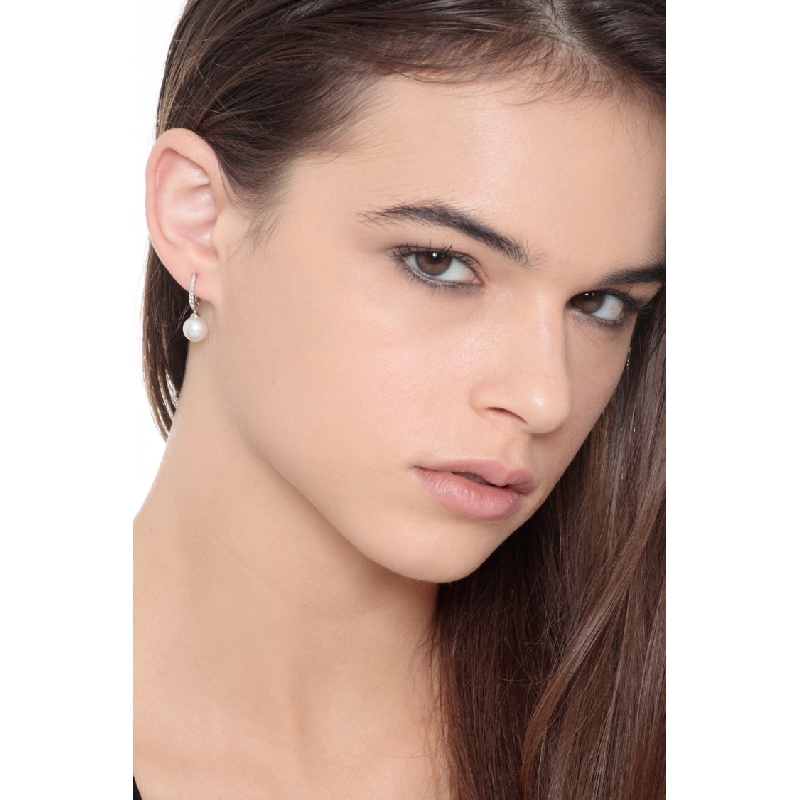 Orecchini e Pendente in Oro bianco 18k con Perle di circa 8,5 mm e diamanti