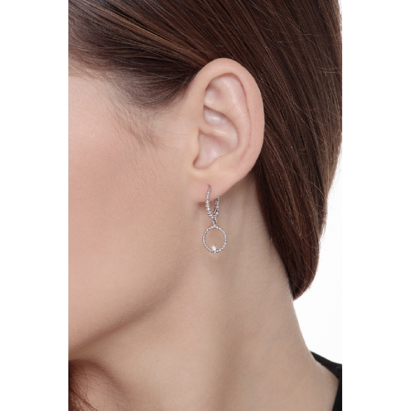 White gold 18k drop earrings with round pendants and diamonds