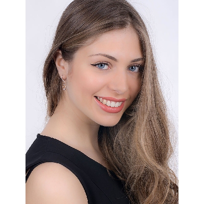 18k white gold drop earrings with pear shaped pendants with diamonds 